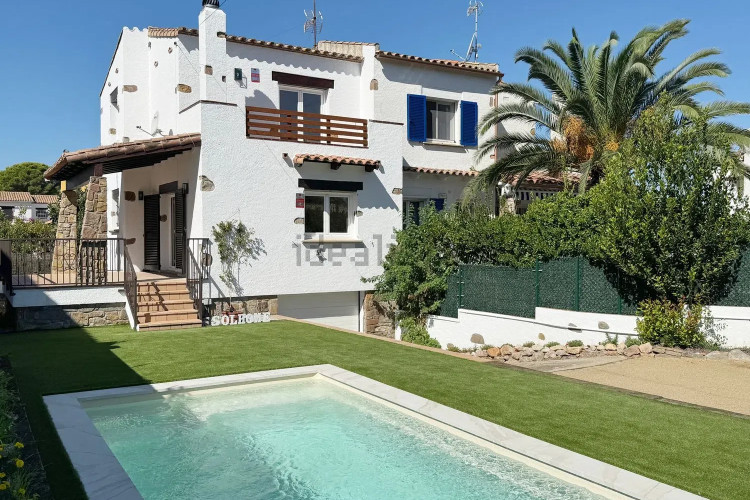 Chalet pareado en calle Era