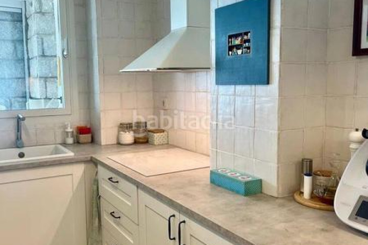 Piso dúplex exclusivo con espectaculares vistas al mar y solárium privado en Escala (L´)