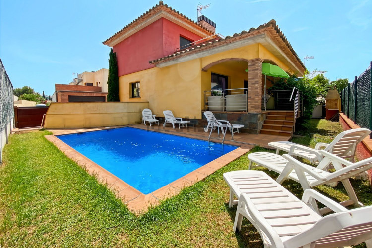 Chalet adosado en CL Salvia