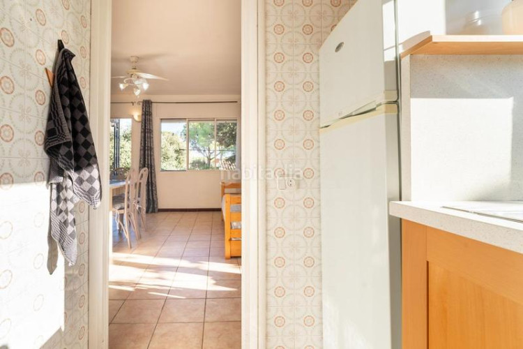 Piso  con 3 habitaciones situado zona montgó en Escala (L´)