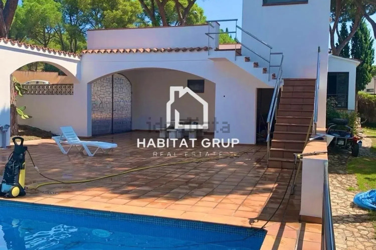 Casa independiente en Barrio Port - Les Planasses