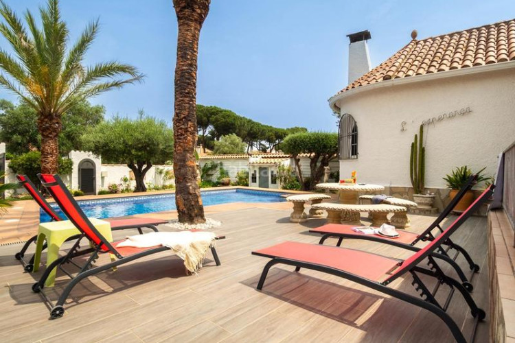Casa un oasis de privacidad y confort en Riells Escala (L´)