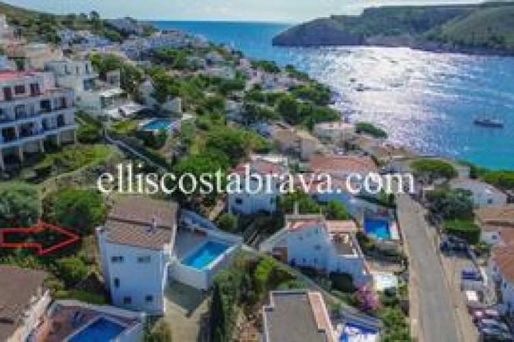 Casa fantástica propiedad con piscina privada y vistas al mar. en Escala (L´)