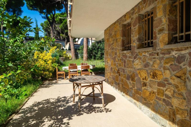 Casa  individual con jardín privado zona puig sec en Escala (L´)