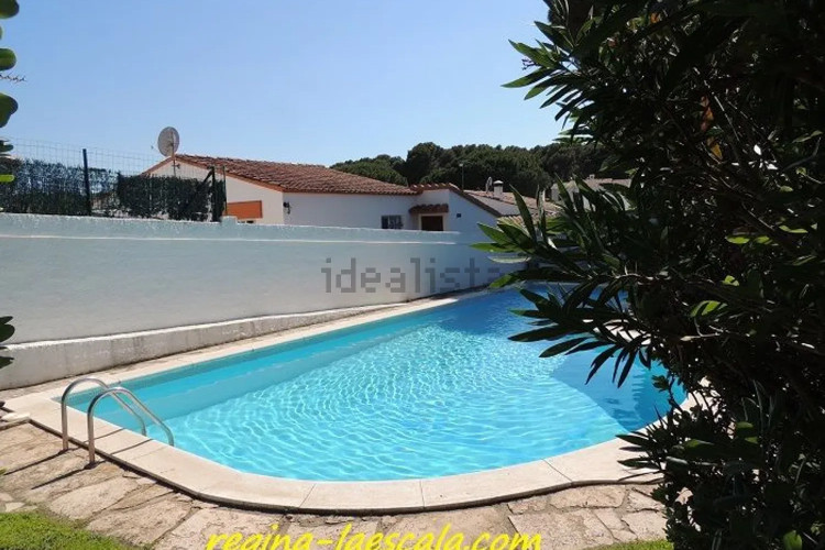 Chalet adosado en calle Onyar