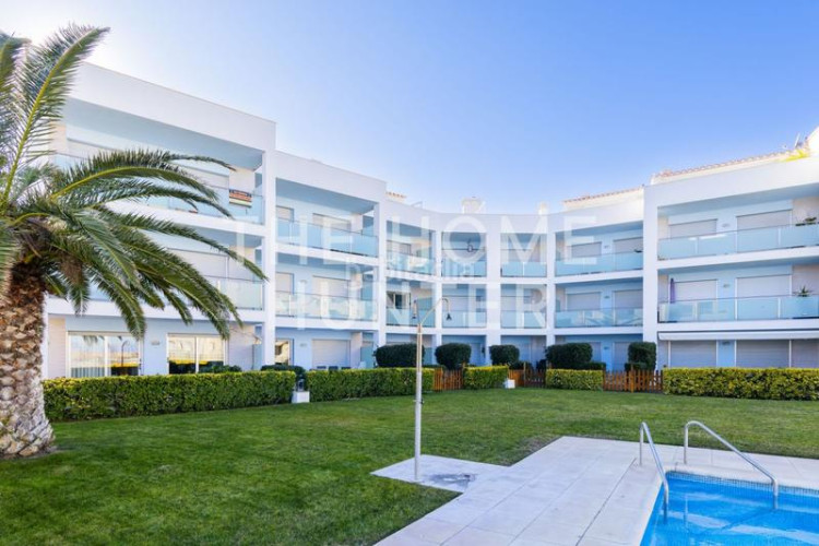 Ático  de 214 m2 con vistas y terraza en venta en escala, l en Escala (L´)