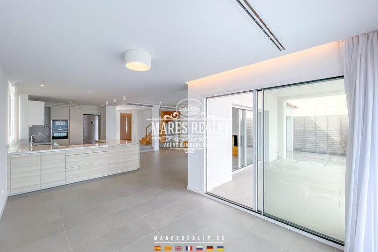Casa lujosa casa reformada en primera línea de mar en la costa brava en Escala (L´)