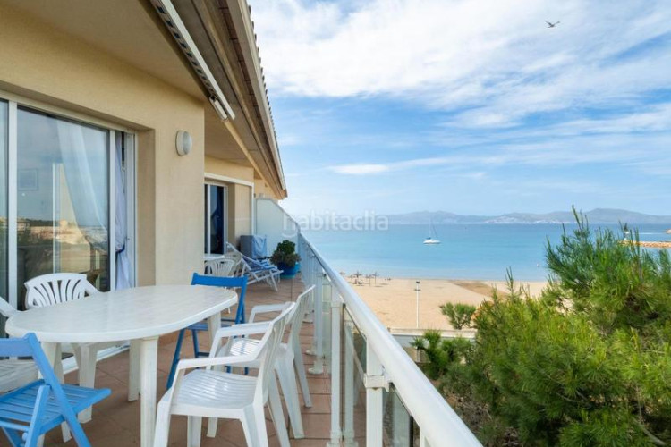 Ático exclusivo ático dúplex en primera línea de mar con vistas espectaculares en Escala (L´)