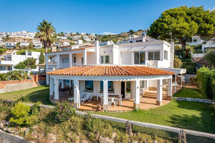 Casa espectacular casa frente al mar en Montgó Escala (L´)