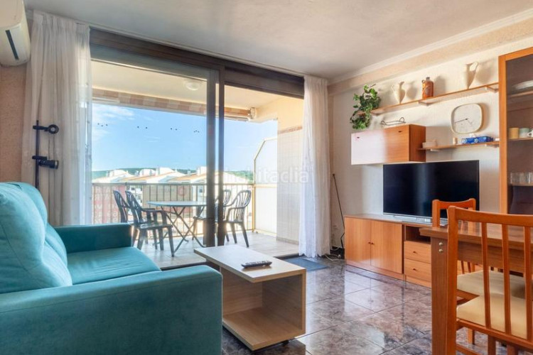Piso apartamento con terraza vistas al mar y montaña en Escala (L´)