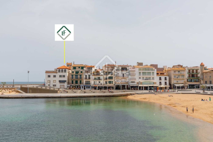 Chalet pareado en calle de la Torre