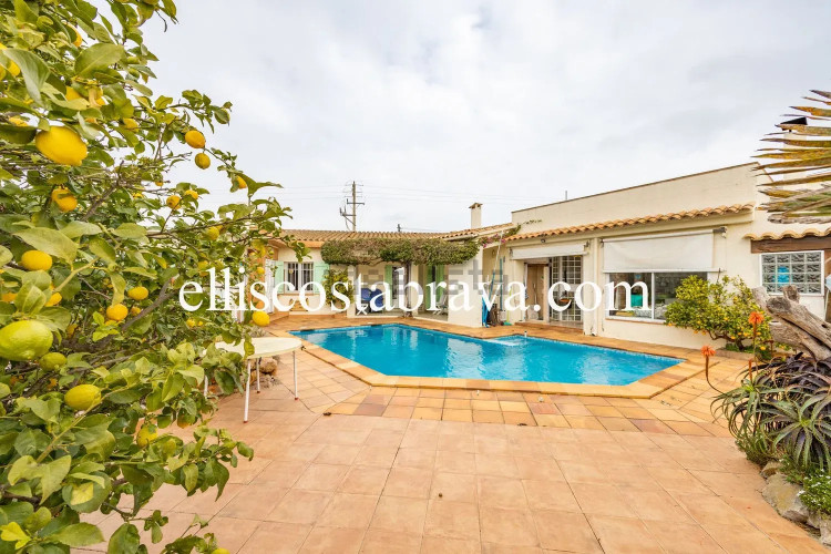 Casa independiente en Barrio Riells