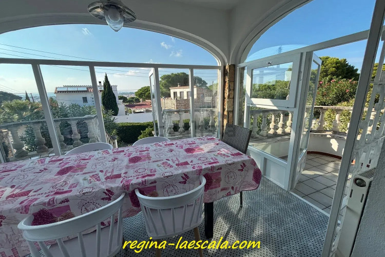 Chalet pareado en calle Pinedes