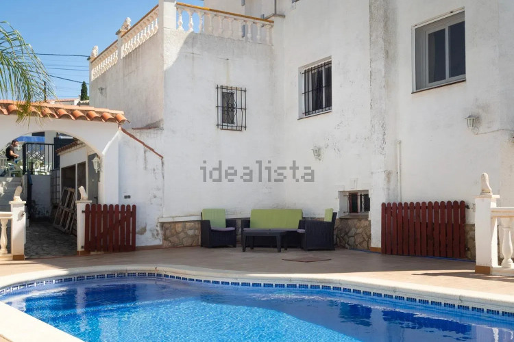 Casa independiente en calle Pinedes