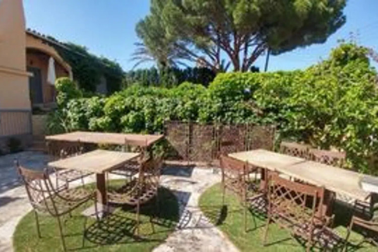 CASA UNIFAMILIAR ESTIL PROVENÇAL A L'ALT EMPORDÀ