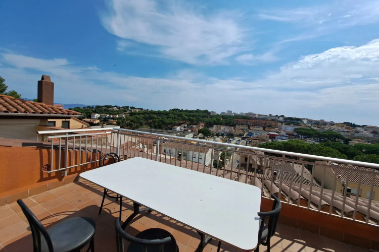 Casa de construcción 2008 con vistas panorámicas, en una zona residencial exclusiva!