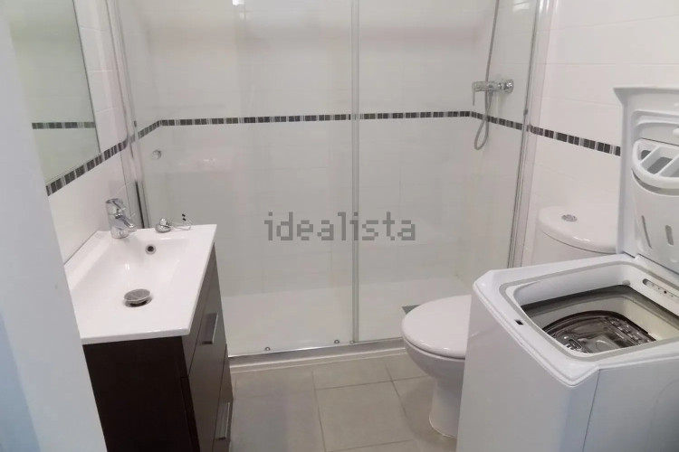 ESTUDIO A PRIMERA LINIA CON AMPLIA TERRAZA, GARAJE CERRADO Y PISCINA COMUNITARIA EN L'ESCALA