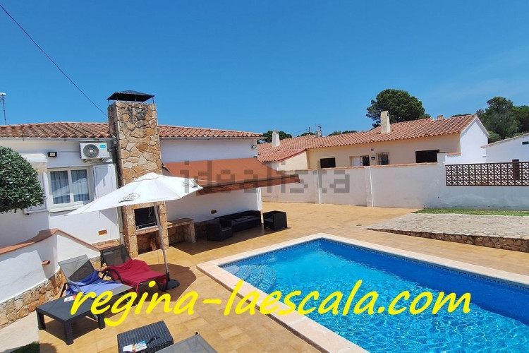 Casa independiente en calle Avet