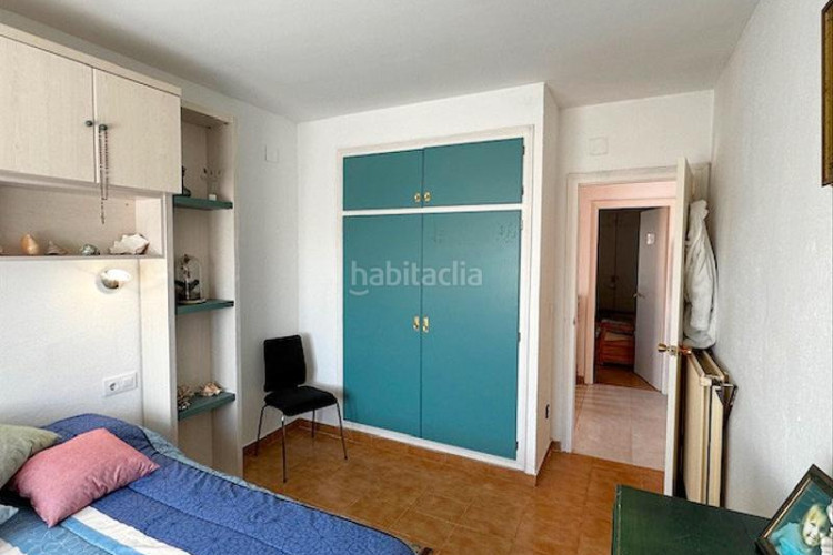 Casa  de 202m² con 5 dormitorios, 2 baños, 200m de la playa. en Escala (L´)