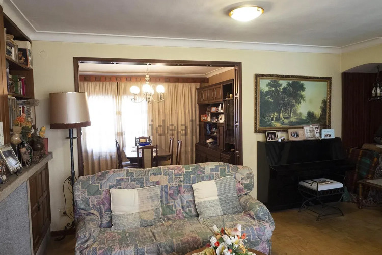Chalet adosado en avenida de Girona