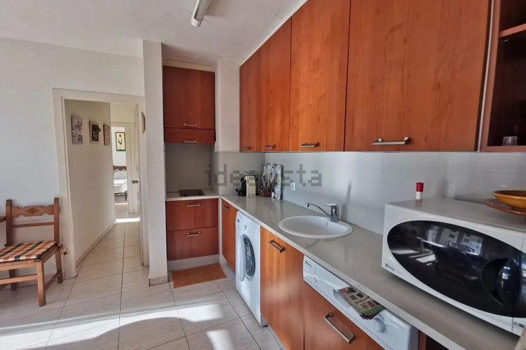 APARTAMENTO PRIMERA LINIA DE MAR CON AMPLIAS TERRAZAS Y PISCINA COMUNITARIA EN EL PUEBLO DE L'ESCALA