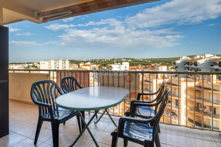 Piso apartamento con terraza vistas al mar y montaña en Escala (L´)