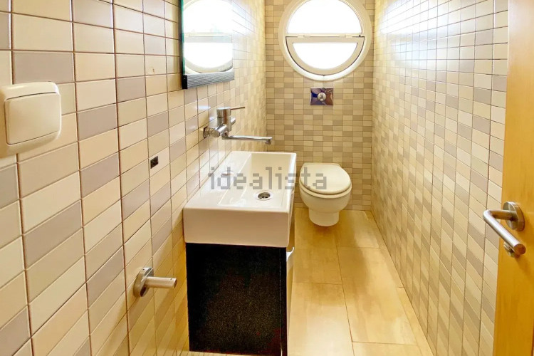 CASA A 200 METROS DE LA PLAYA CON GRAN JARDÍN Y PISCINA