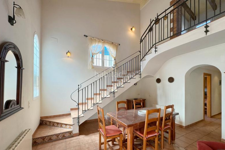 Casa en carrer muga 73 con piscina privada y vistas al mar panorámicas en Escala (L´)