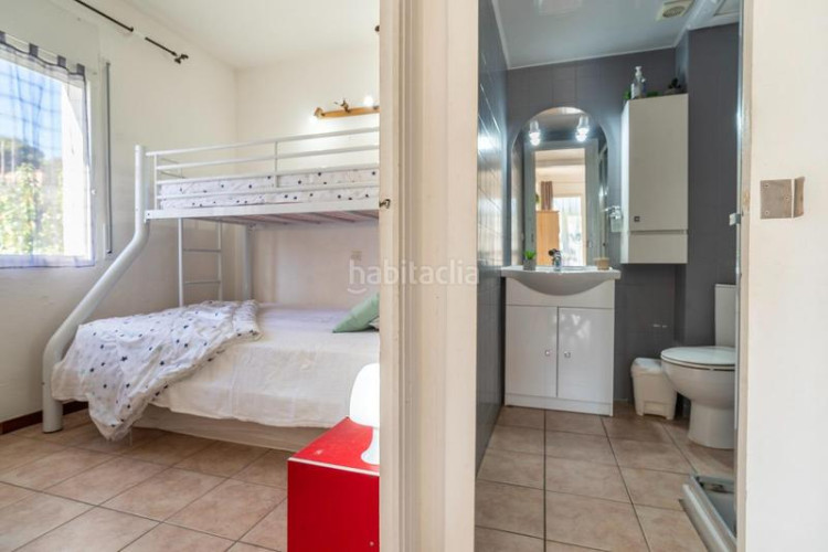 Piso  con 3 habitaciones situado zona montgó en Escala (L´)