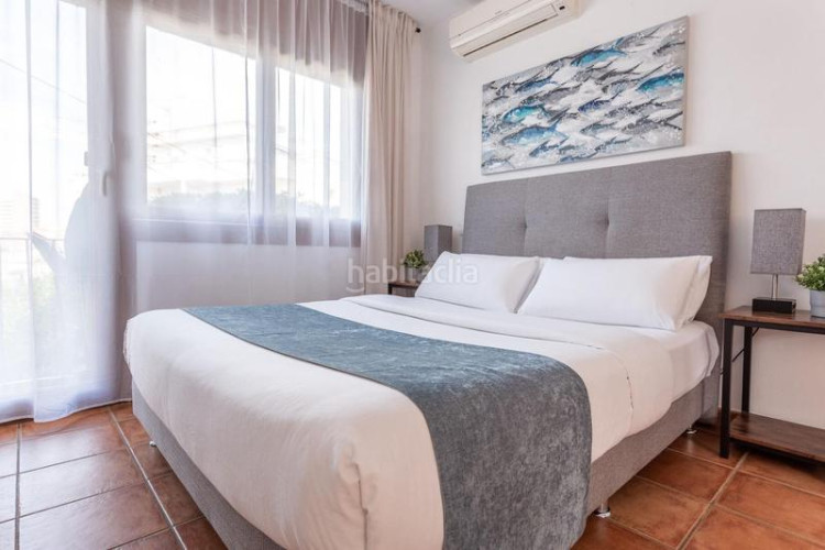 Estudio tu estudio junto al mar te está esperando! en Escala (L´)