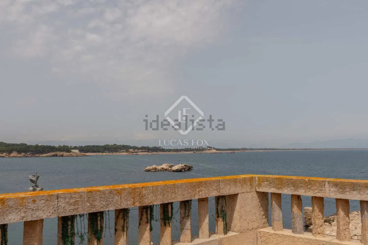 Chalet pareado en calle de la Torre