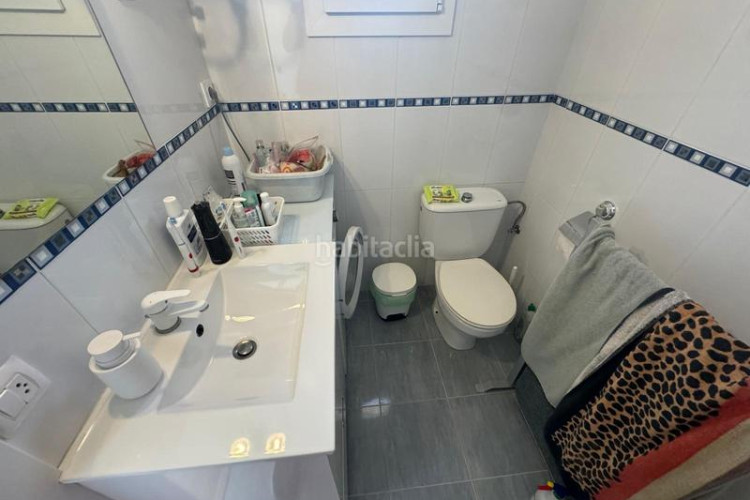Piso para aprovechar apartamento de 38 m2 con terraza de 8 m2 vista al mar en Escala (L´)