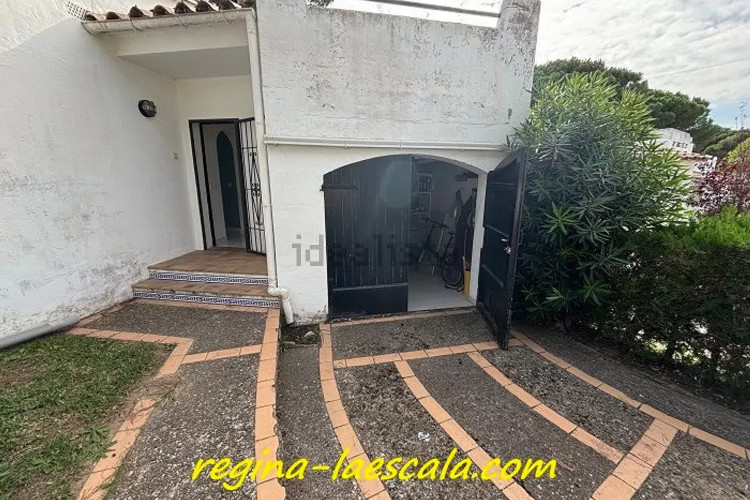 Chalet adosado en calle Onyar