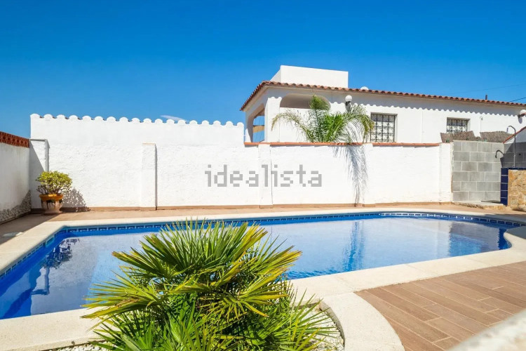 Casa independiente en calle Pinedes