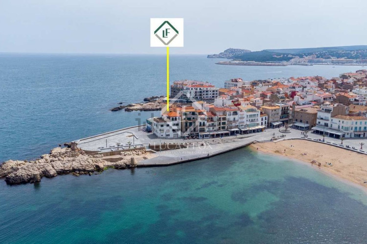 Chalet pareado en calle de la Torre