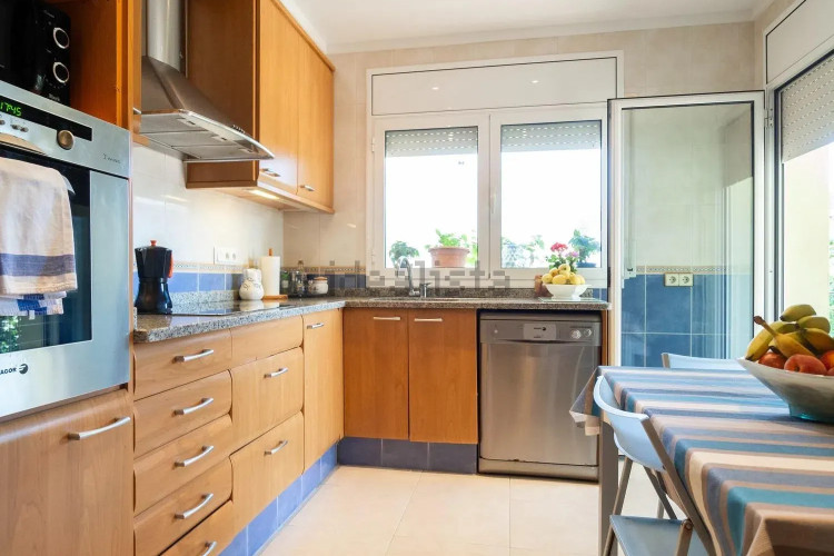 Chalet pareado en calle Tossa