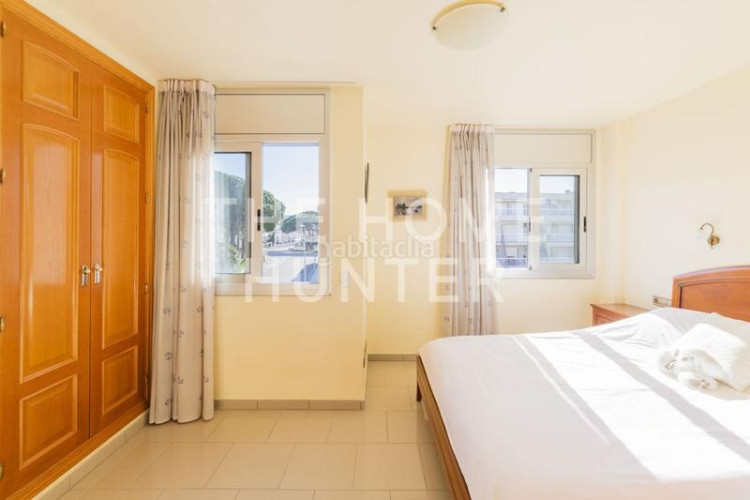 Ático  de 214 m2 con vistas y terraza en venta en escala, l en Escala (L´)