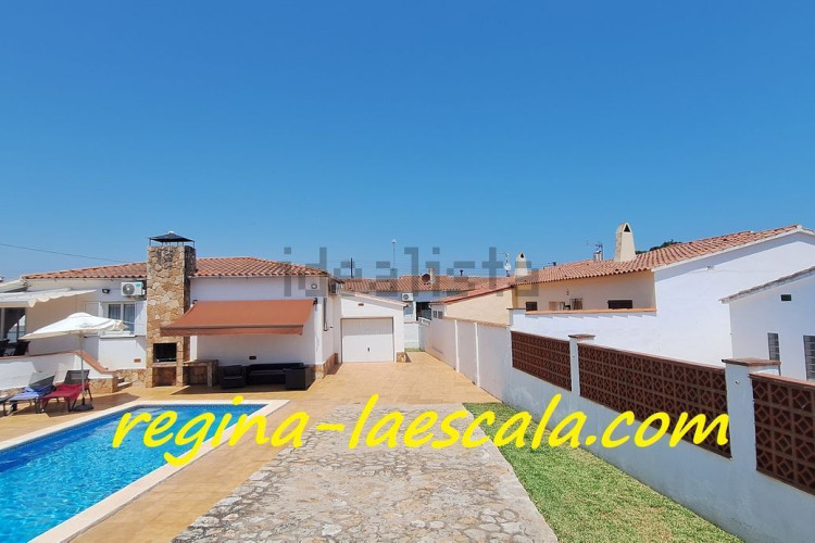 Casa independiente en calle Avet