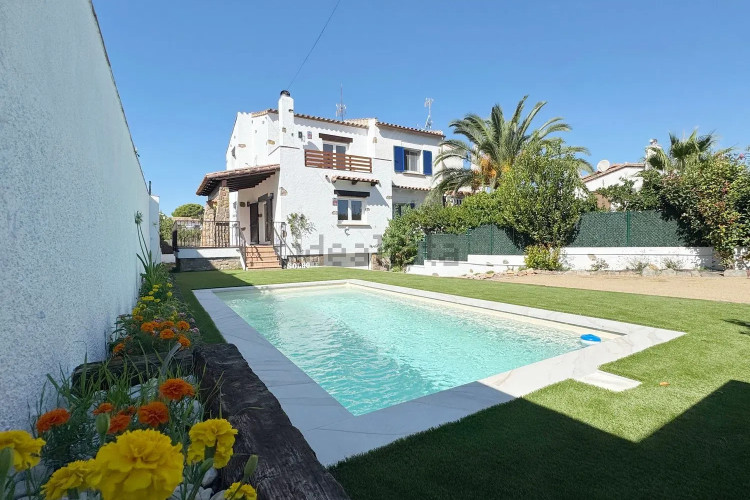 Chalet pareado en calle Era