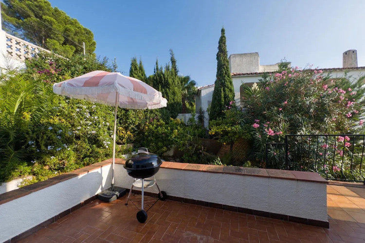 Casa independiente en calle Punta Montgó