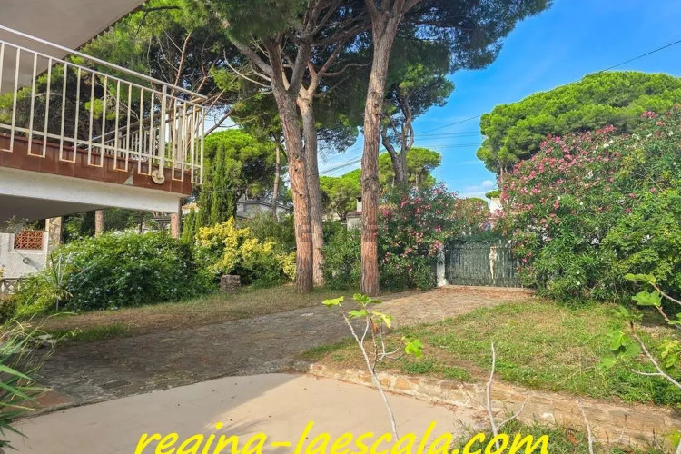 Casa independiente en calle Olives