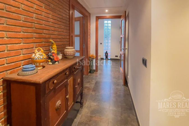 Casa gran casa de dos plantas con muebles cerca del mar en l3839escala. en Escala (L´)