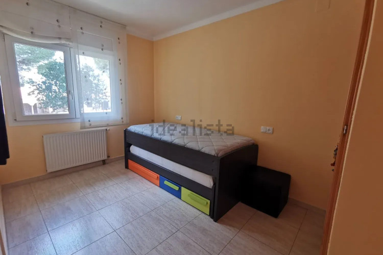 CASA UNIFAMILIAR CON PISCINA PRIVADA, GARAGE, MUY SOLEADA EN L'ESCALA