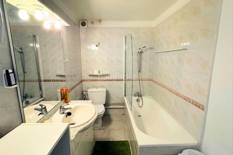 Apartamento en avinguda riells 142 apartamento, 65m2, con vistas al puerto y al mar y con parking en Escala (L´)