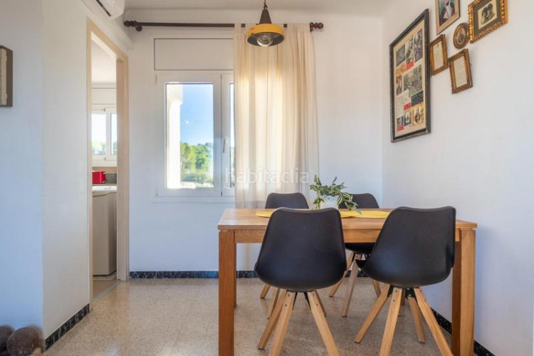 Apartamento piso en muy buen estado con vistas despejadas en Escala (L´)