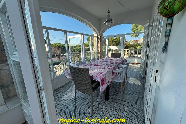 Chalet pareado en calle Pinedes