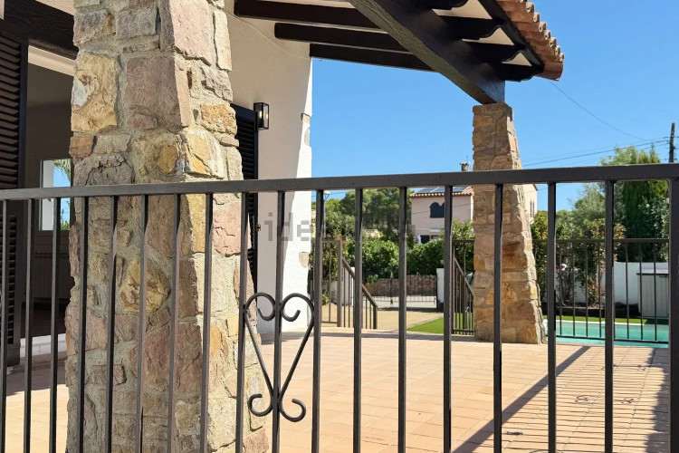 Chalet pareado en calle Era