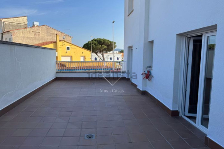 Piso en avenida de Montgó