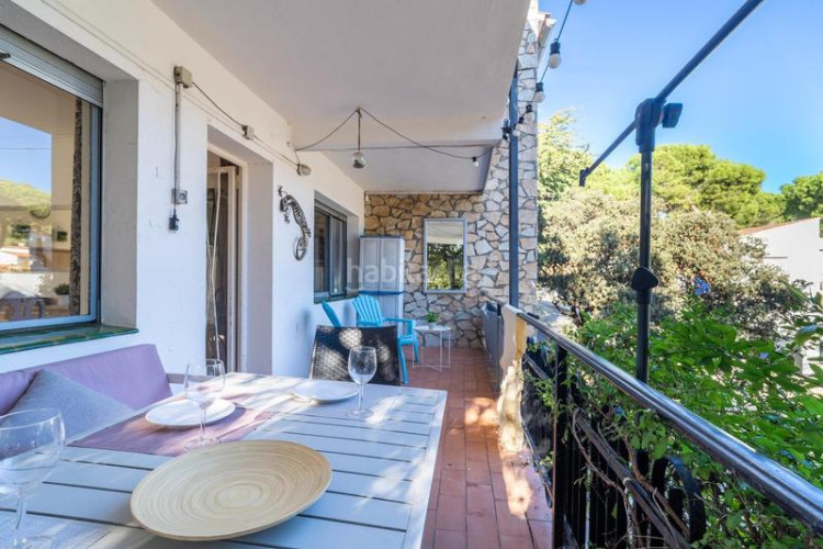 Piso  con 3 habitaciones situado zona montgó en Escala (L´)