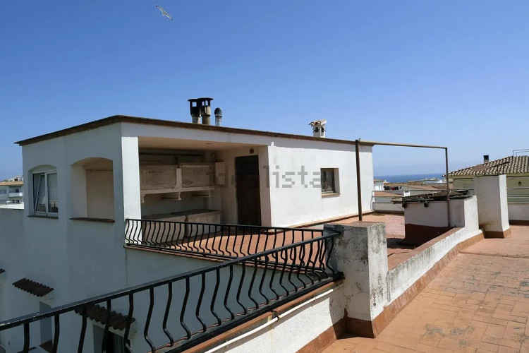 Chalet adosado en avenida de Girona